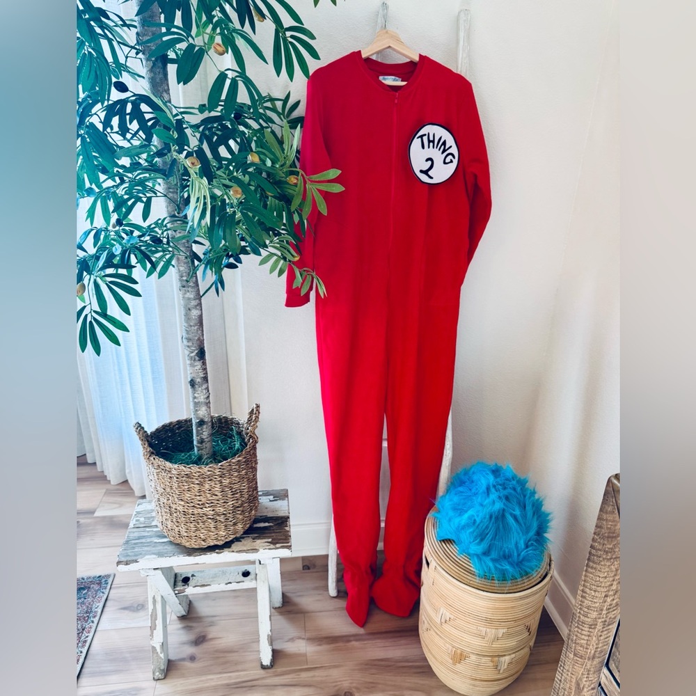Thing 2 Custome / Pajamas Sz M/L